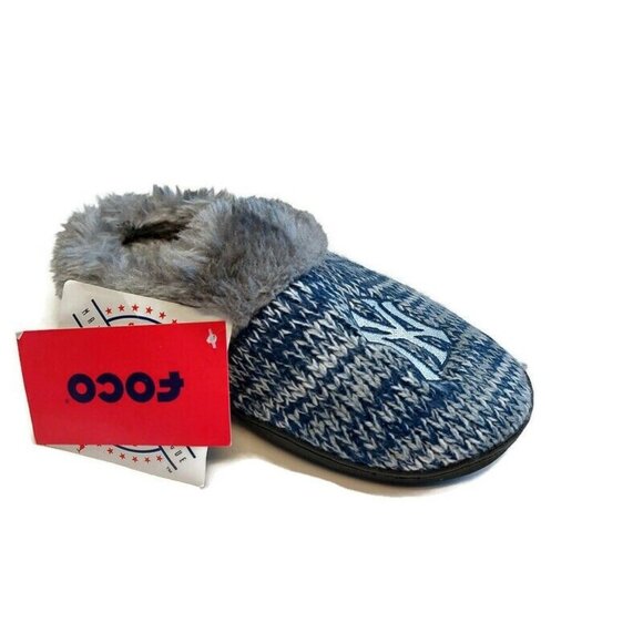 FOCO New York Yankees LOGO Slippers Peak Slide Slip On Shoes Womens Small (5-6) - Picture 1 of 9